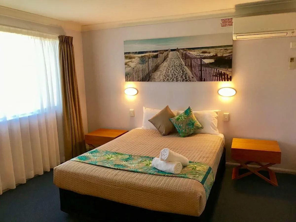 Cleveland Bay Air Motel 3*,
